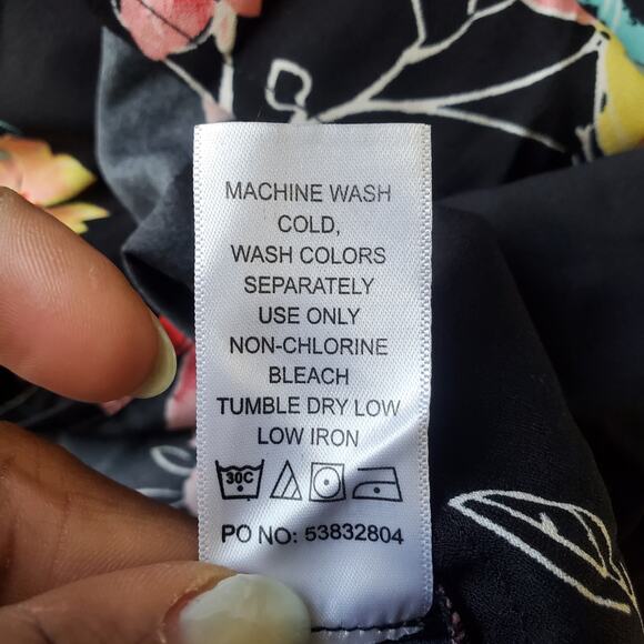 Woman Within Sleeveless Floral Button Down Shirt Top 4X - Picture 8 of 8